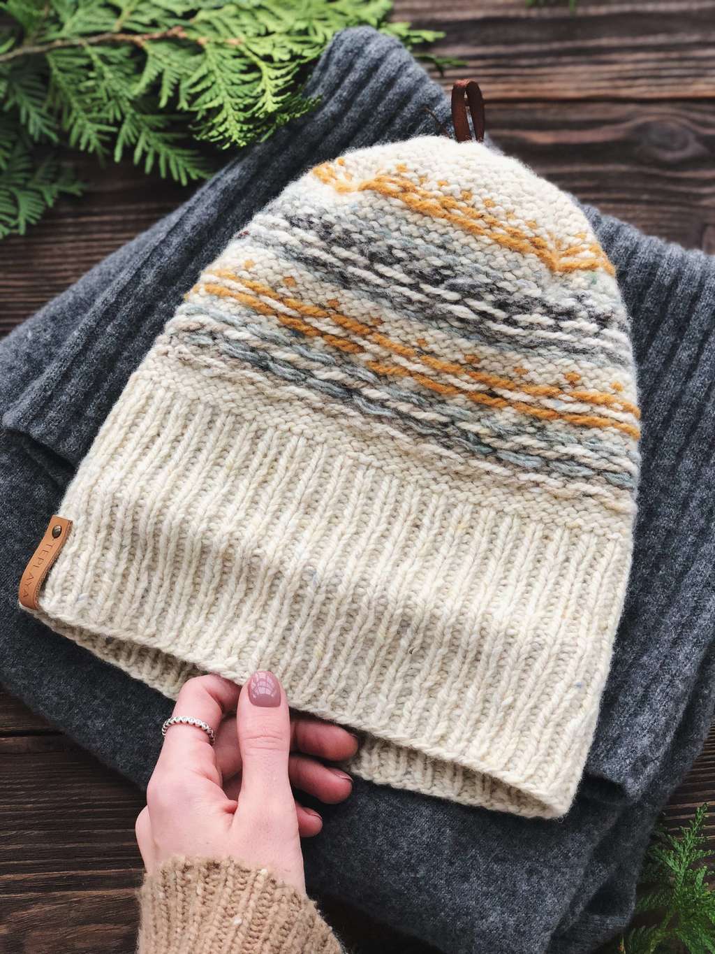 Описание Doodle Hat (шапка с жаккардом)