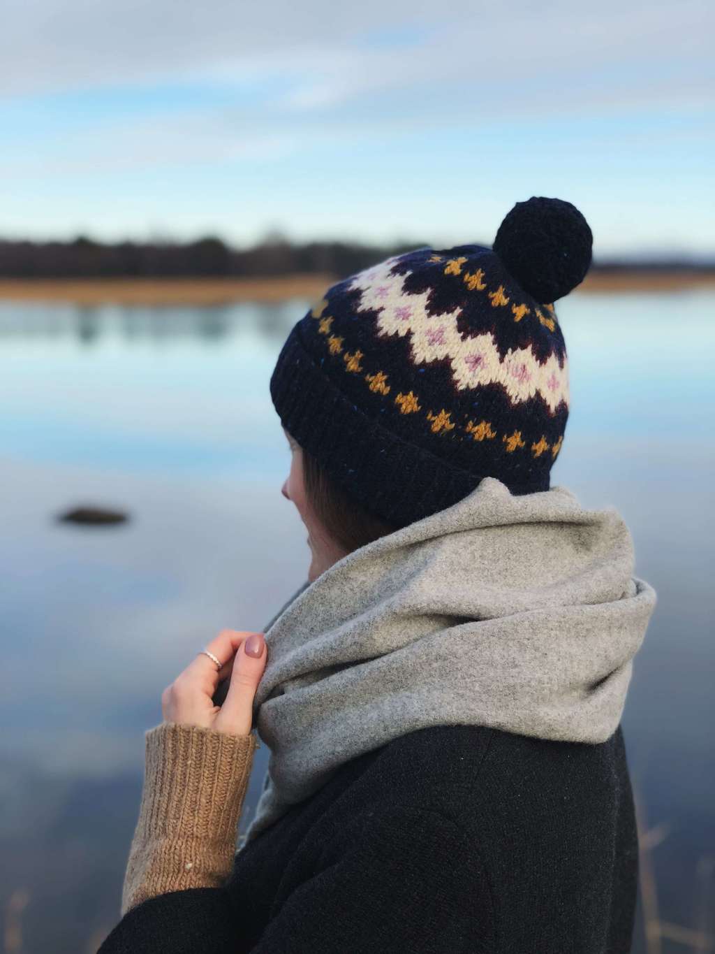 Описание Doodle Hat (шапка с жаккардом)