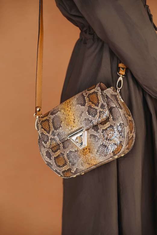 Сумка кожаная через плечо, сумка на пояс "Шанталь"