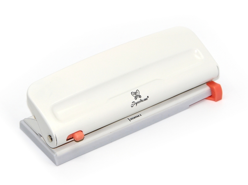 Дырокол для планеров на 6 отверстий “Рукоделие”