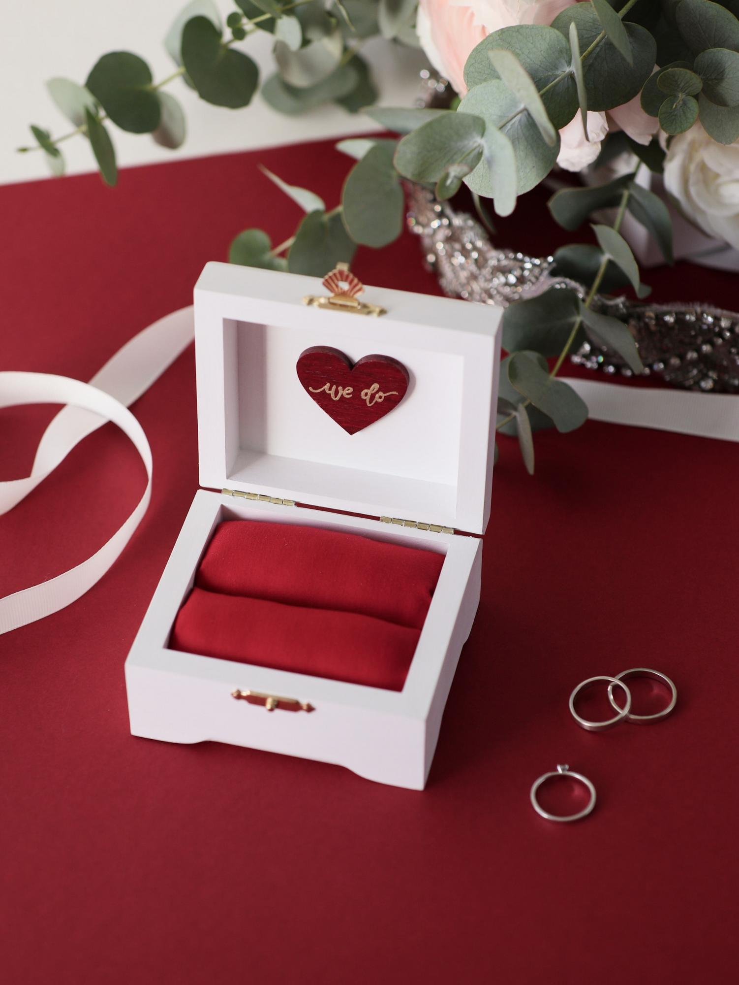 Шкатулка с бордовым сердечком WE DO