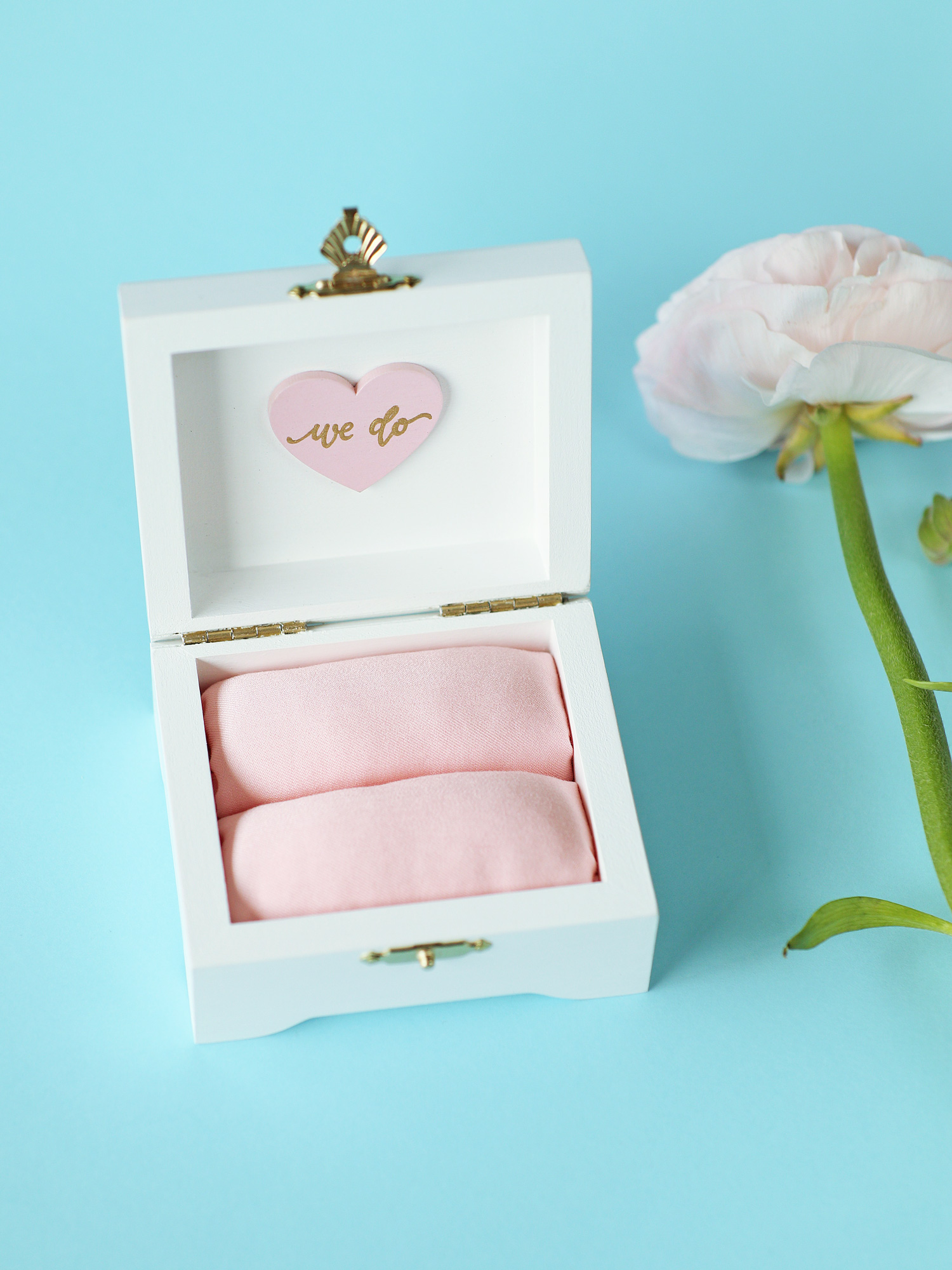 Шкатулка с розовым сердечком WE DO