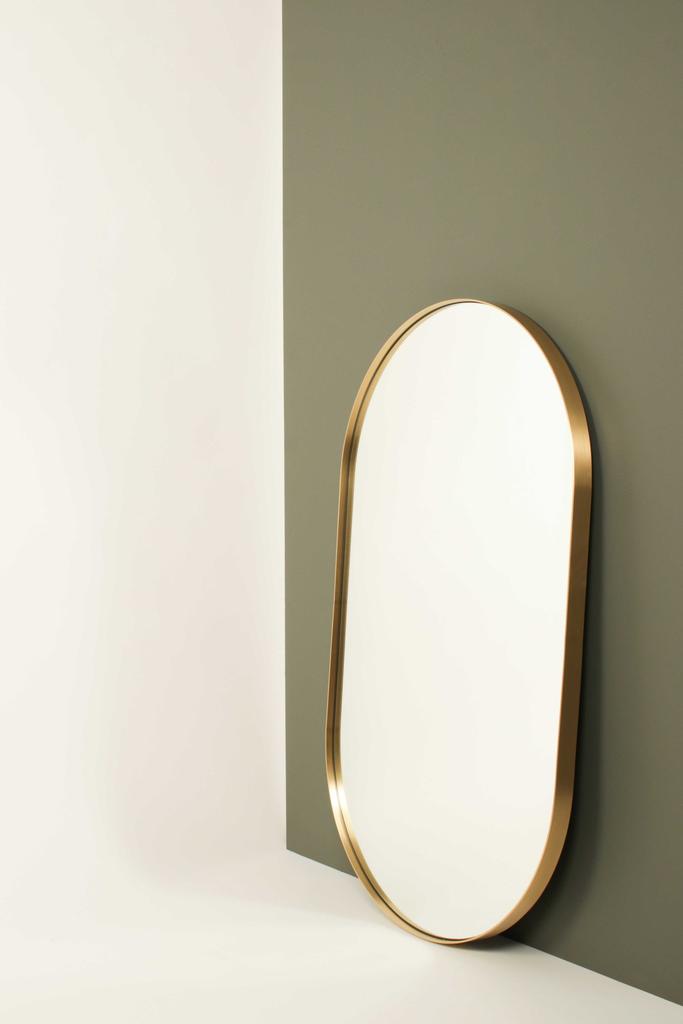 CAPSULA В ЛАТУННОЙ РАМЕ