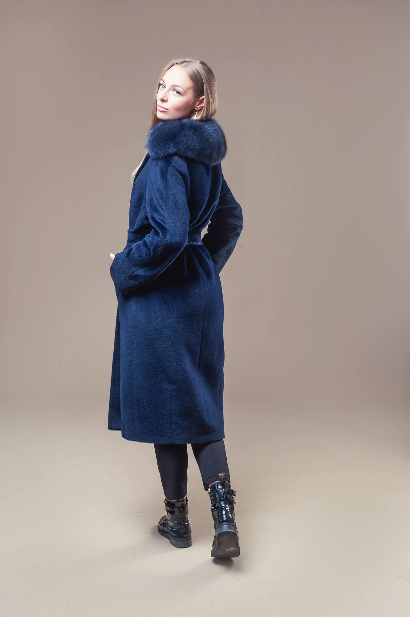 Пальто зимнее из шерсти альпака