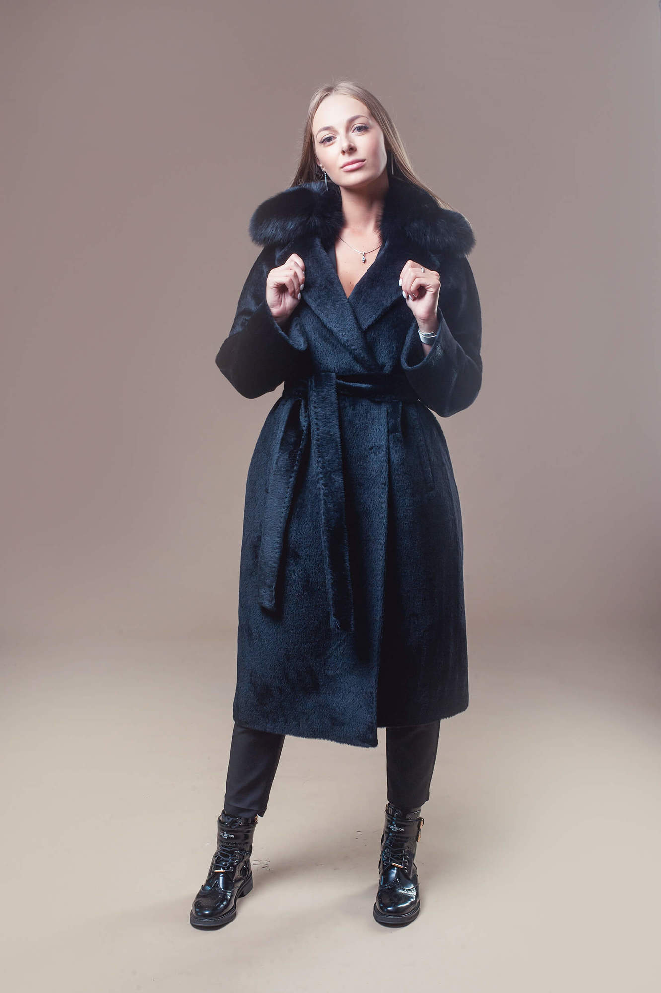 Пальто зимнее из шерсти альпака