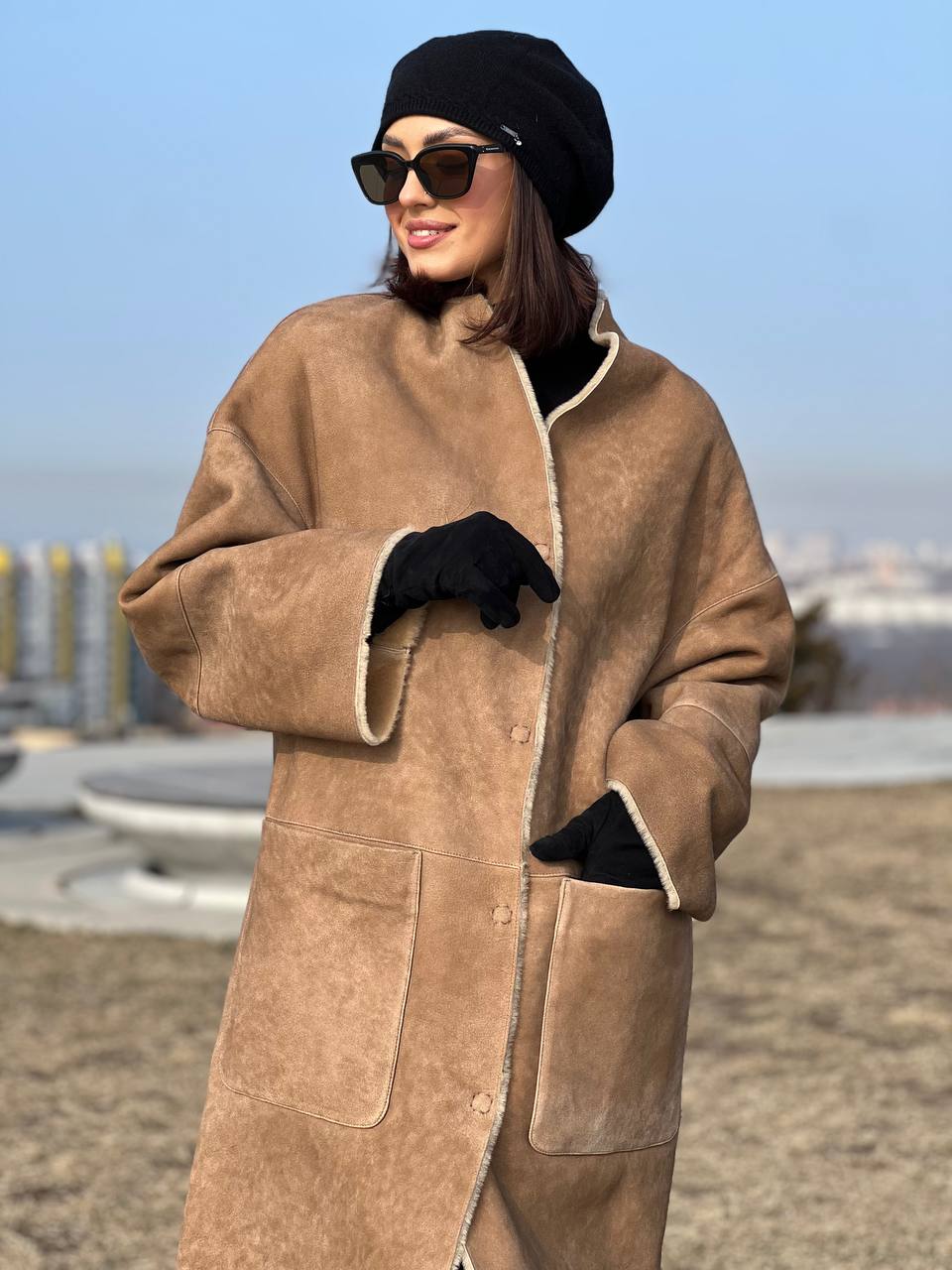 Двусторонняя дубленка цвета camel.