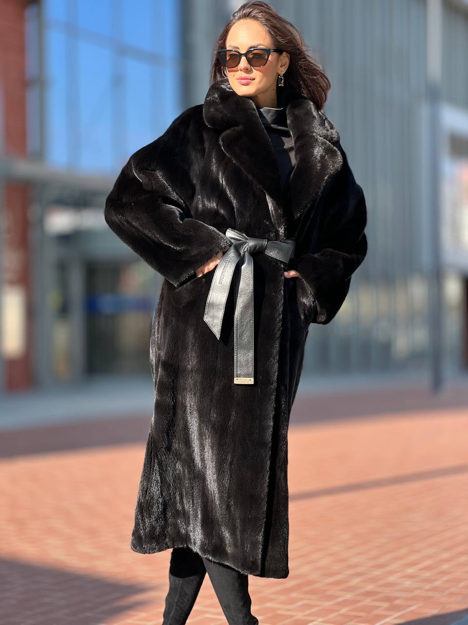 Шуба прямого силуэта из норки BLACKGLAMA