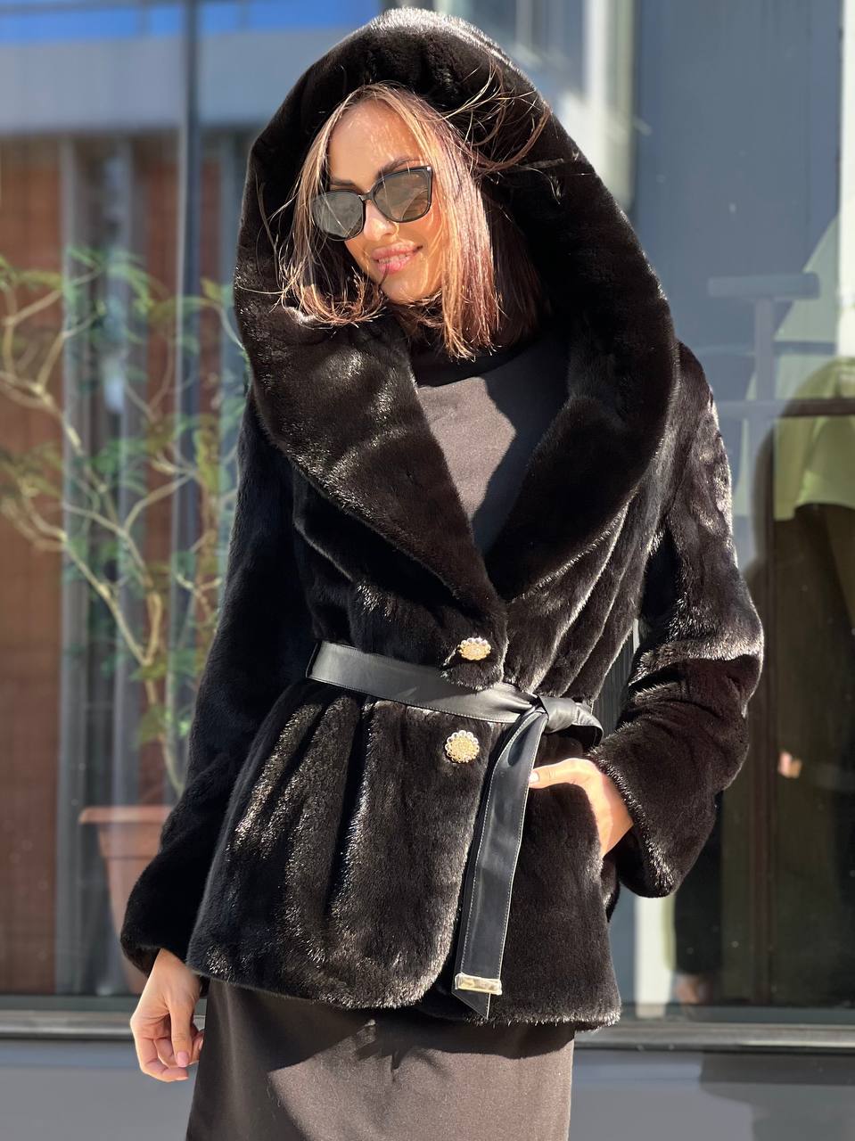 Полушубок из меха норки BLACKGLAMA.