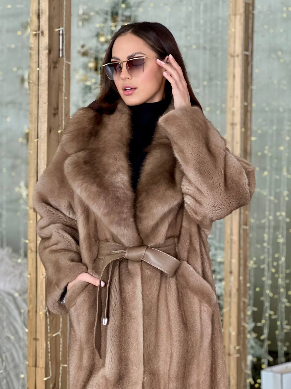 Шуба из меха канадской норки NAFA цвета pastel.