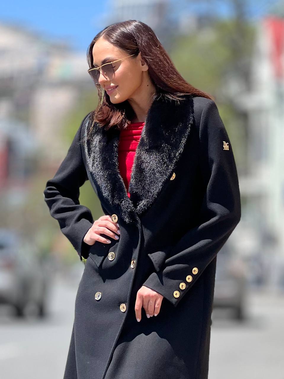 Черное классическое пальто из высококачественной шерсти