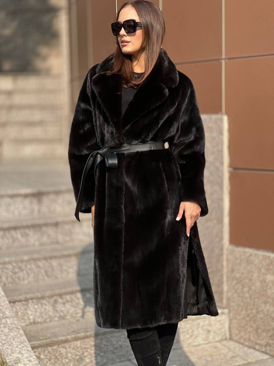 Шуба из благородного меха норки BLACKGLAMA