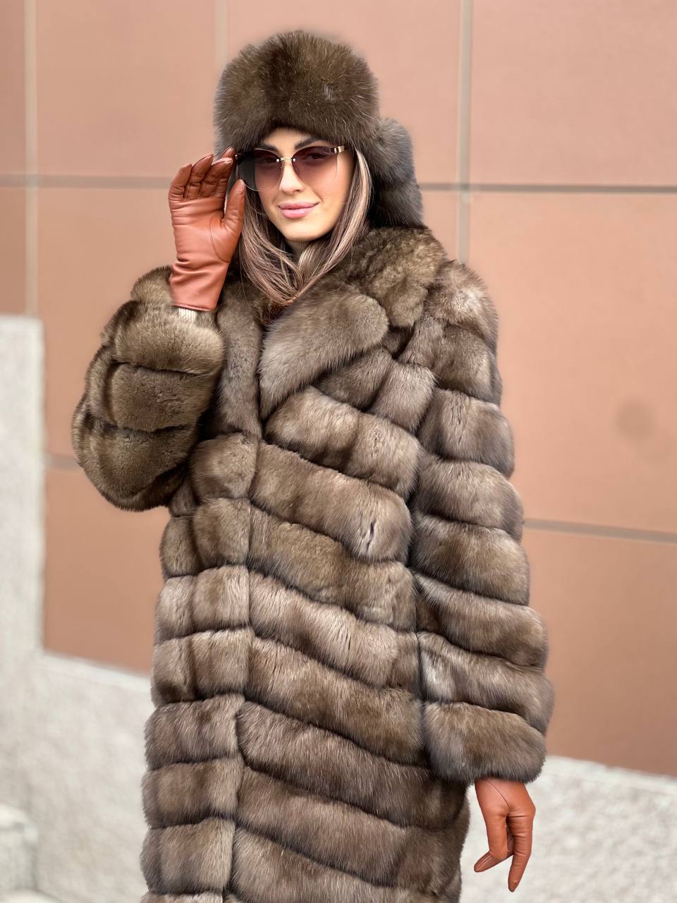 Роскошная шуба из меха соболя цвета "Торторо"