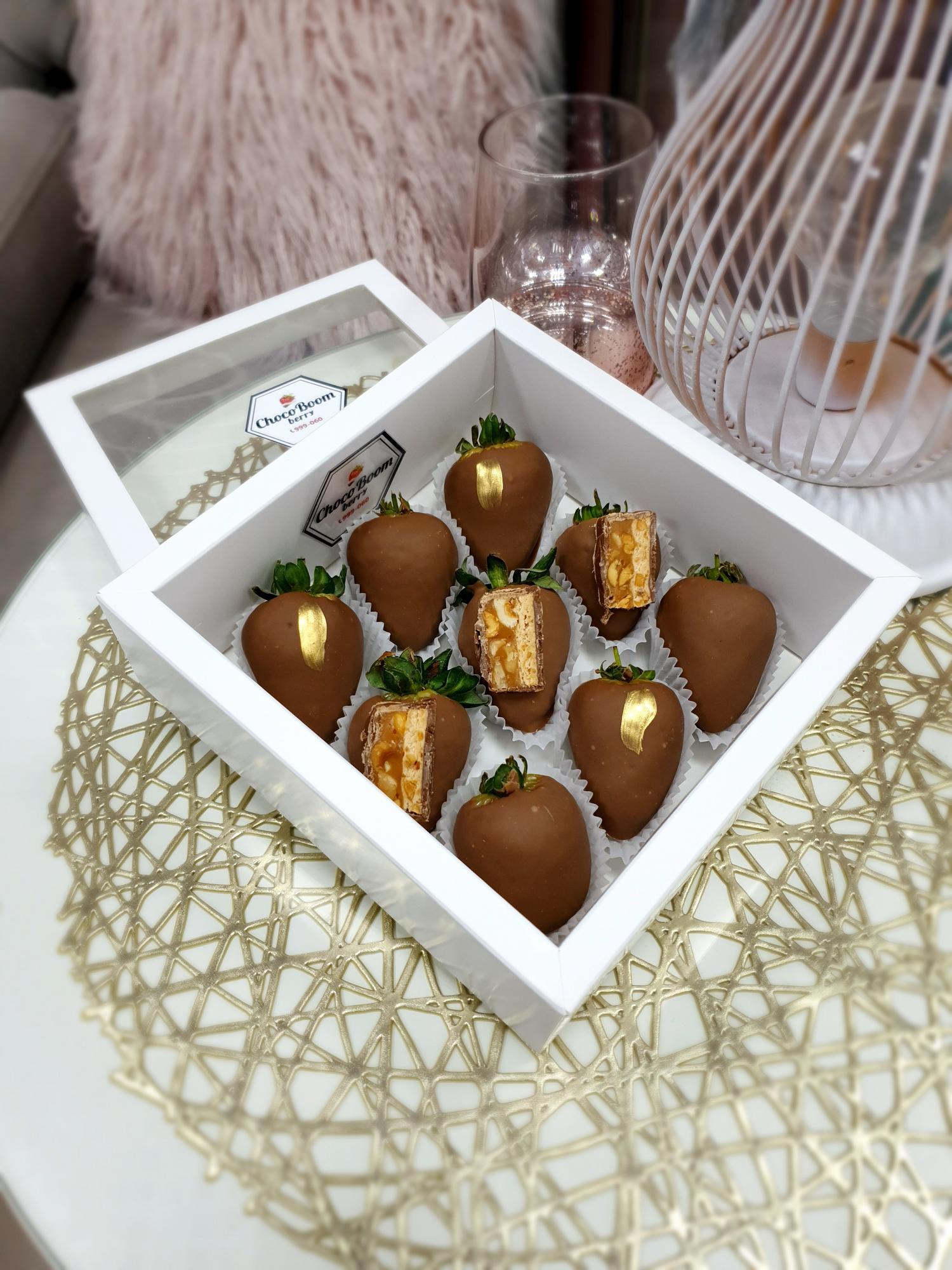 Клубника в шоколаде "Сникерс"