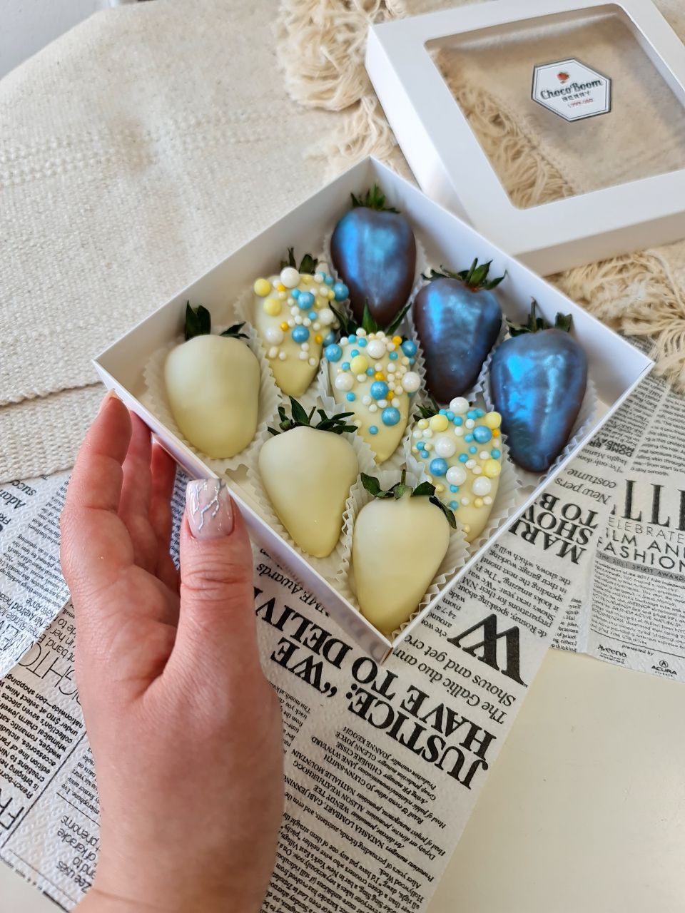 Клубника в шоколаде "Голубая лагуна"