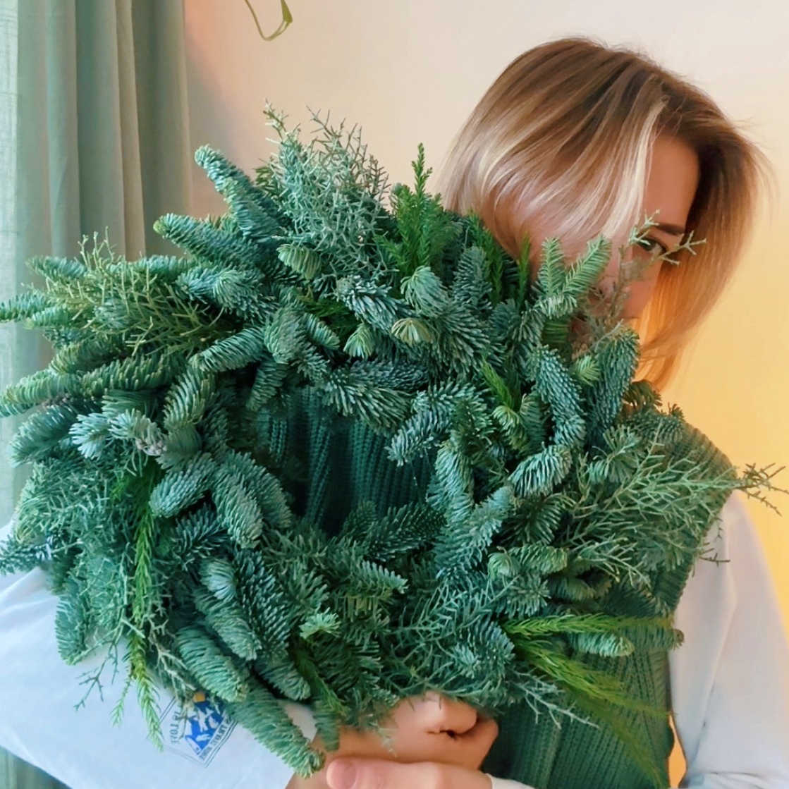 венок Душистый из нескольких видов хвои