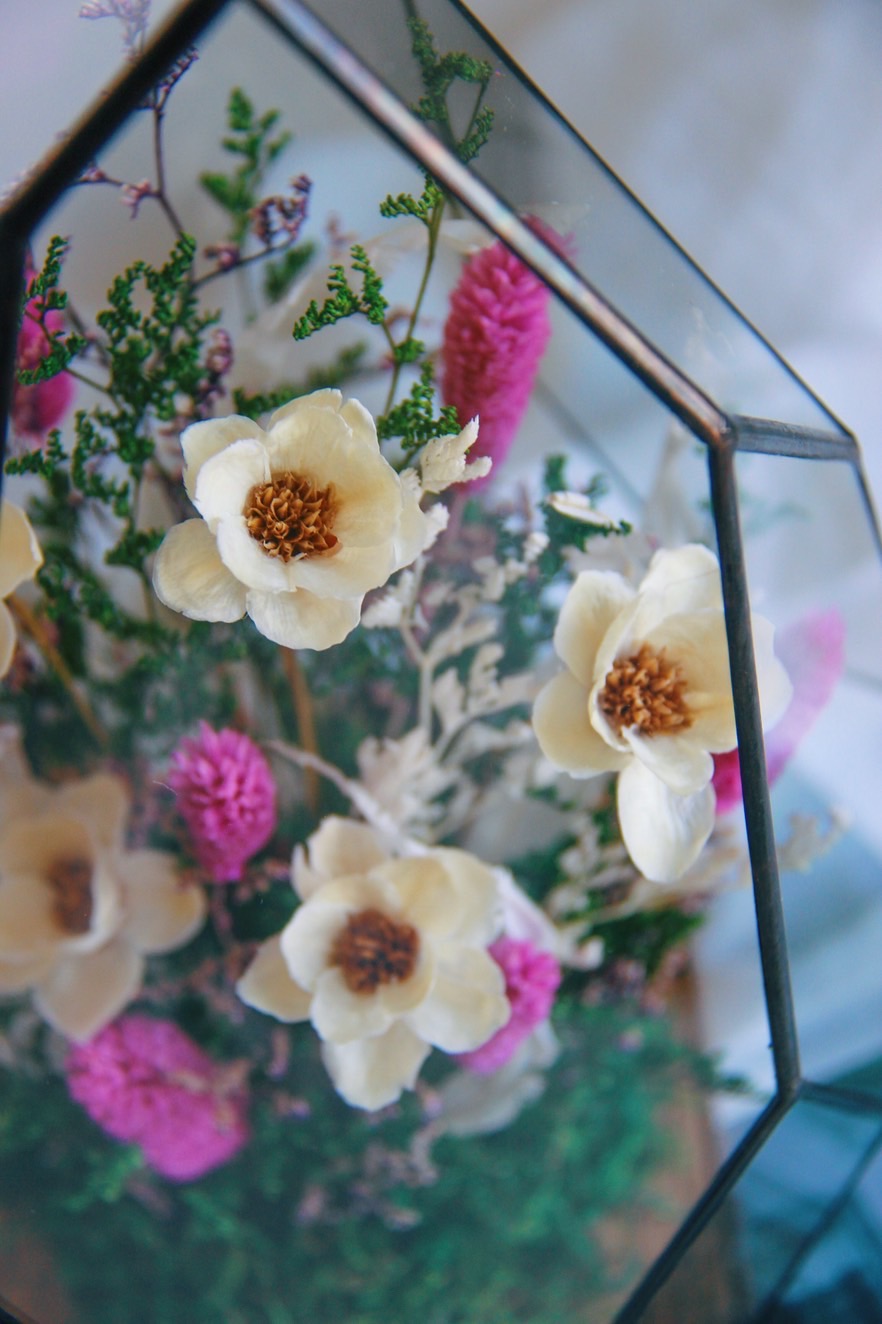 закрытый флорариум со стабилизированными растениями Весенний