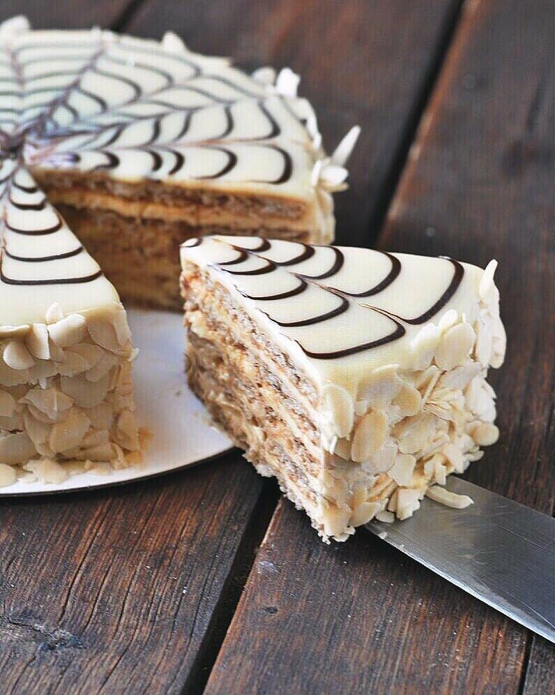 торт Эстерхази с ореховыми коржами