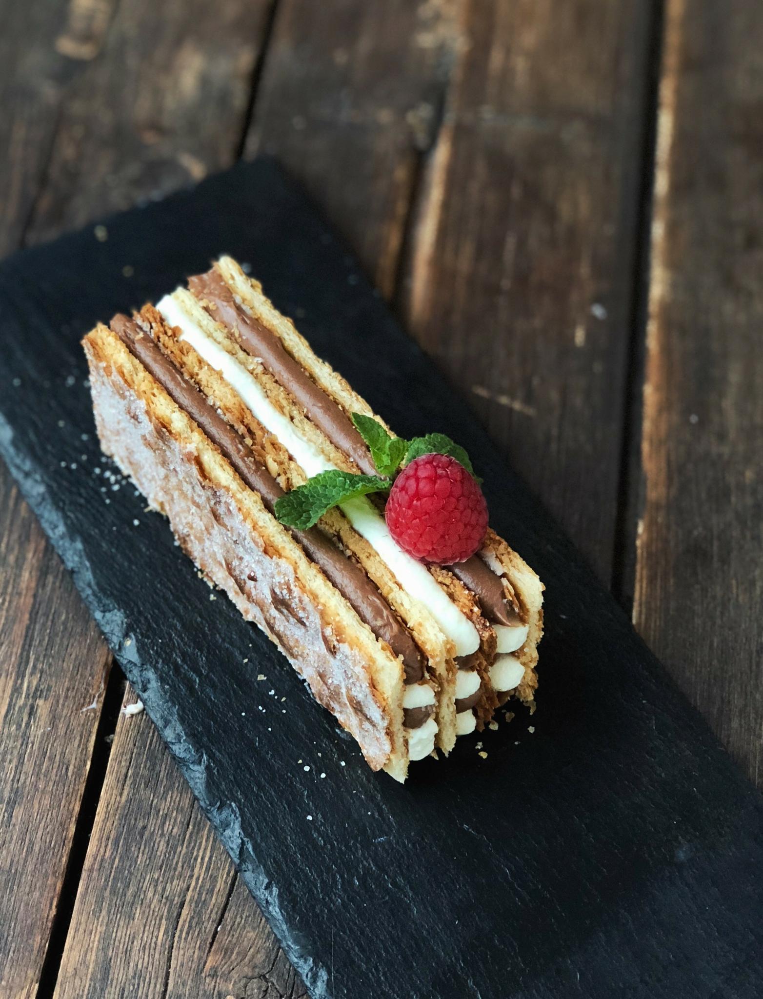 Желіде жыныстық қатынасқа түскен орыс жас қыздары