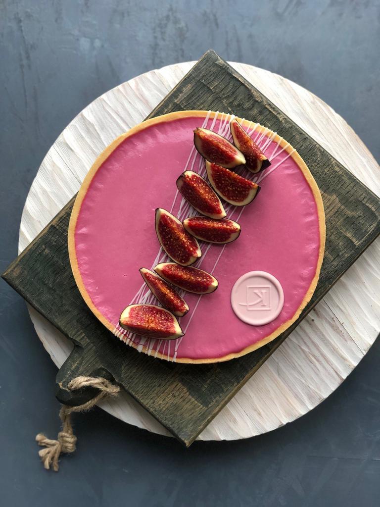 тарт с клюквой и инжиром