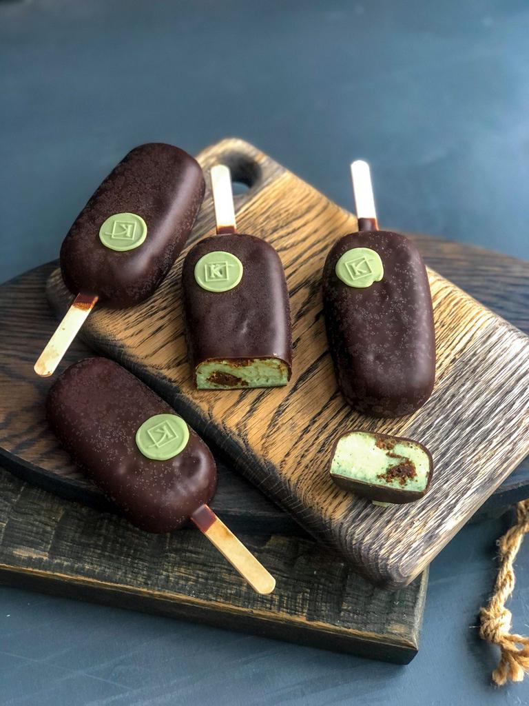 мятный чизкейк с шоколадным брауни