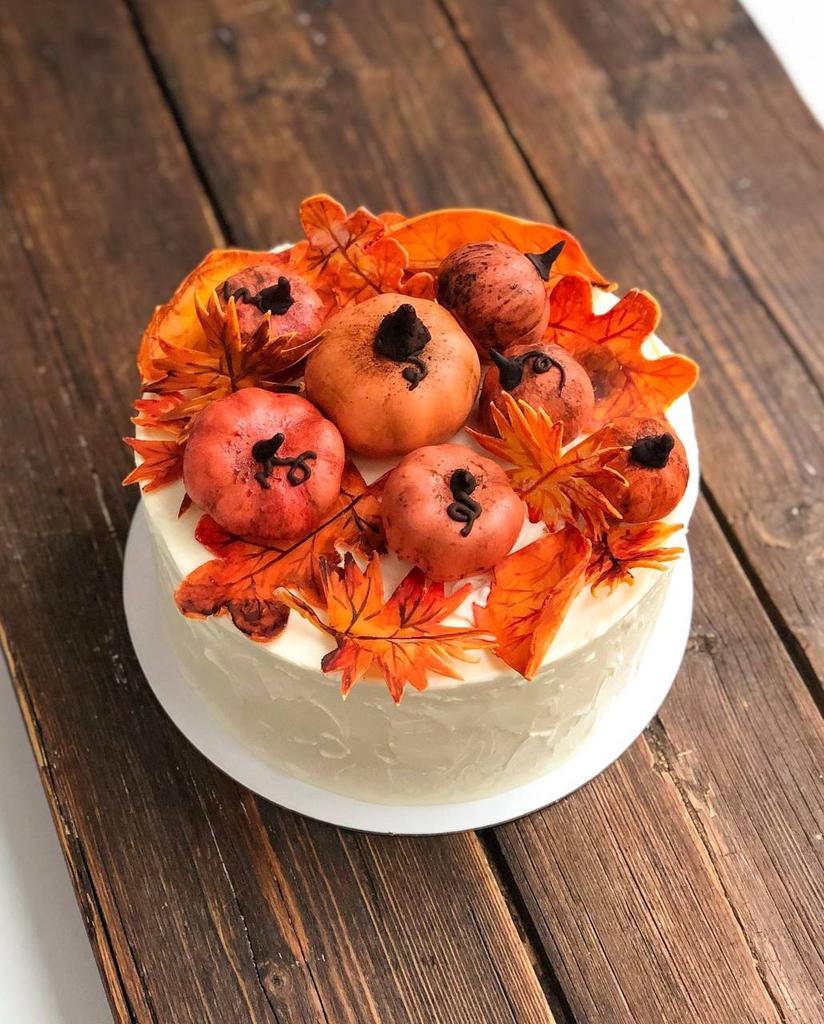 Торт с тыквами из пирожного картошка