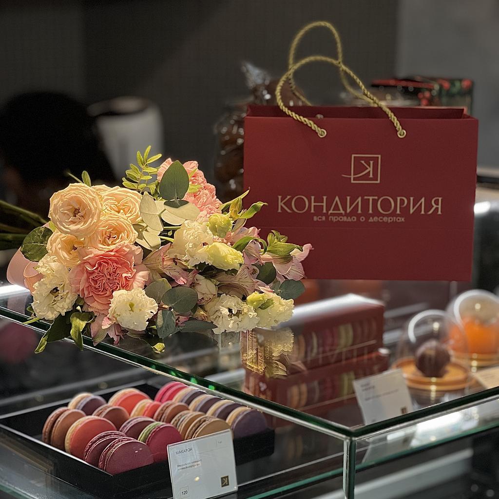 Торт с букетом на заказ с доставкой Екатеринбург