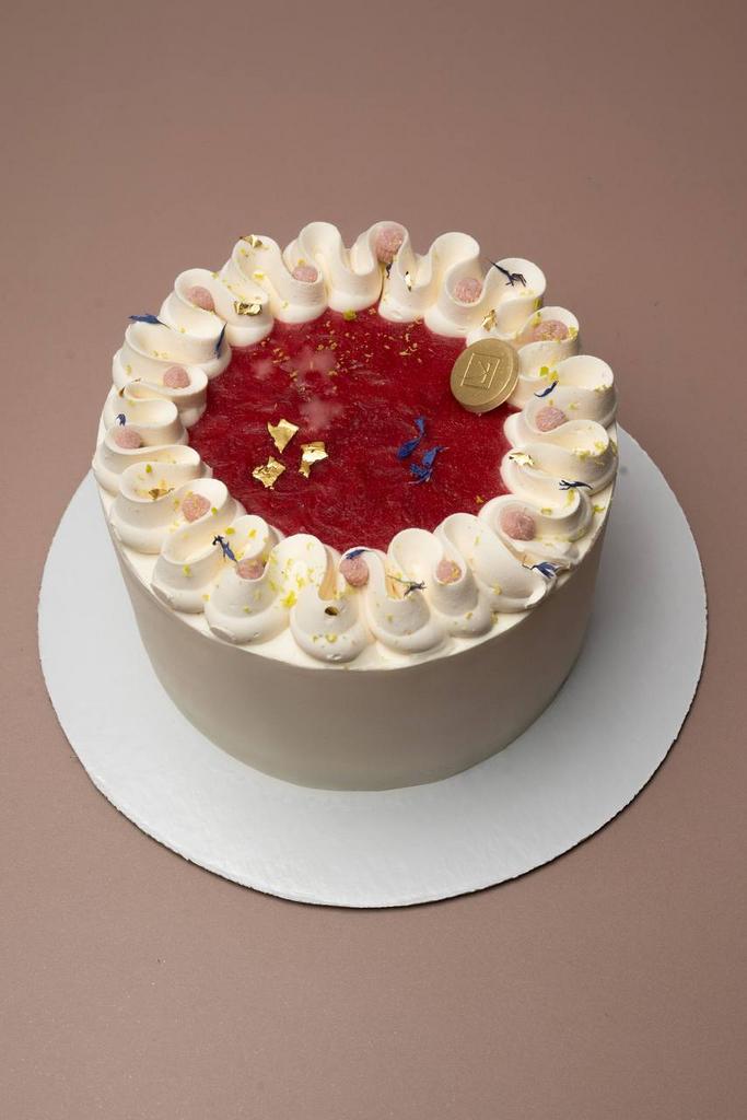 Клубничный торт с ванилью и йогуртом