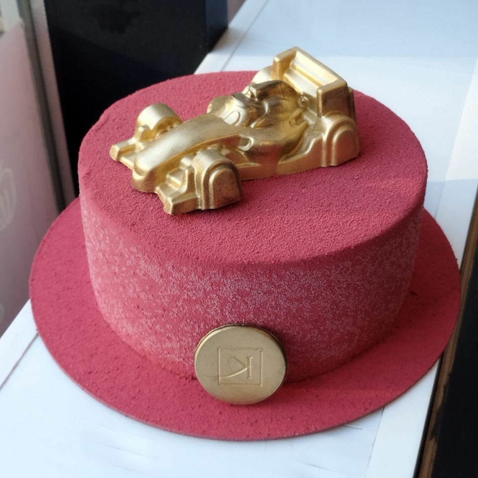 оригинальный торт с машиной