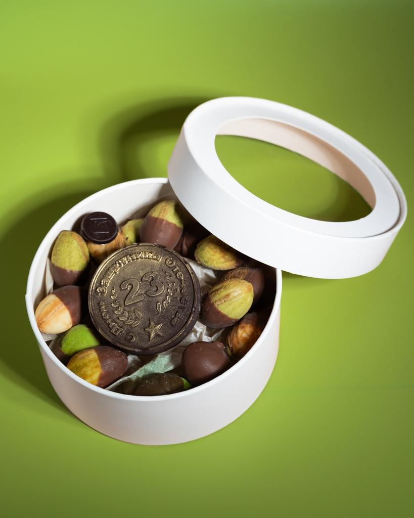 Ретро-орешки со сгущенкой и медаль шоколадная 23 февраля