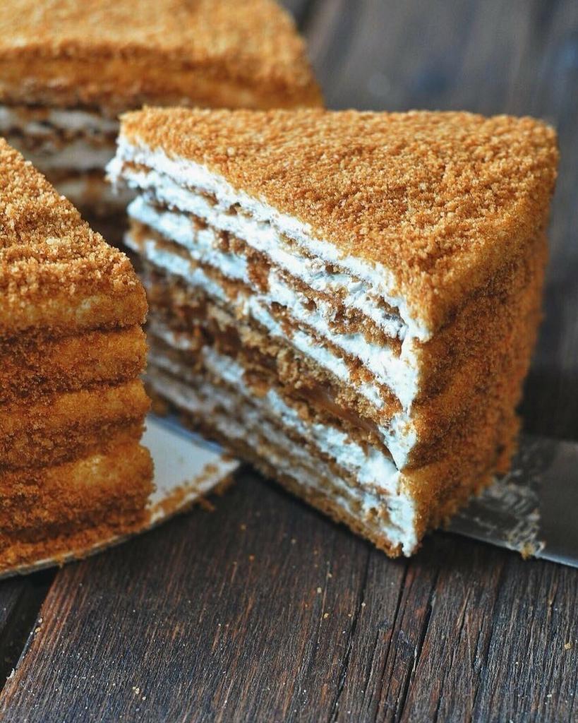 медовик с солёной карамелью