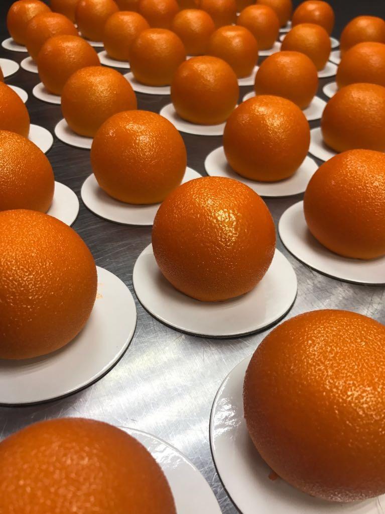 пирожное в виде мандарина