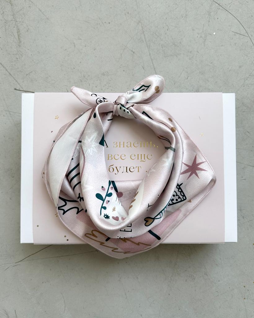 Шелковый новогодний платок 50х50см Sample Sale
