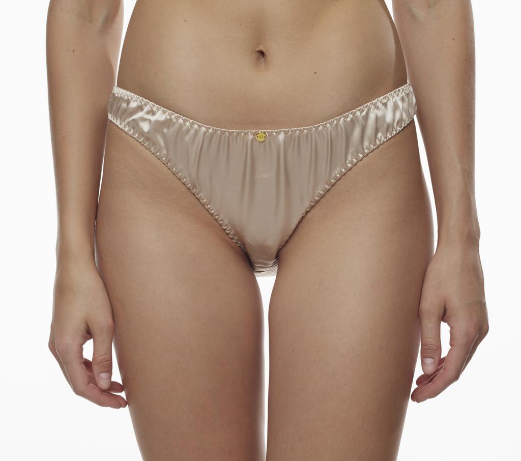 Шелковые трусики-слипы: выбрать цвет