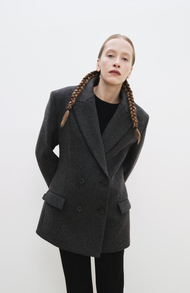 Пиджак-пальто приталенный двубортный серый