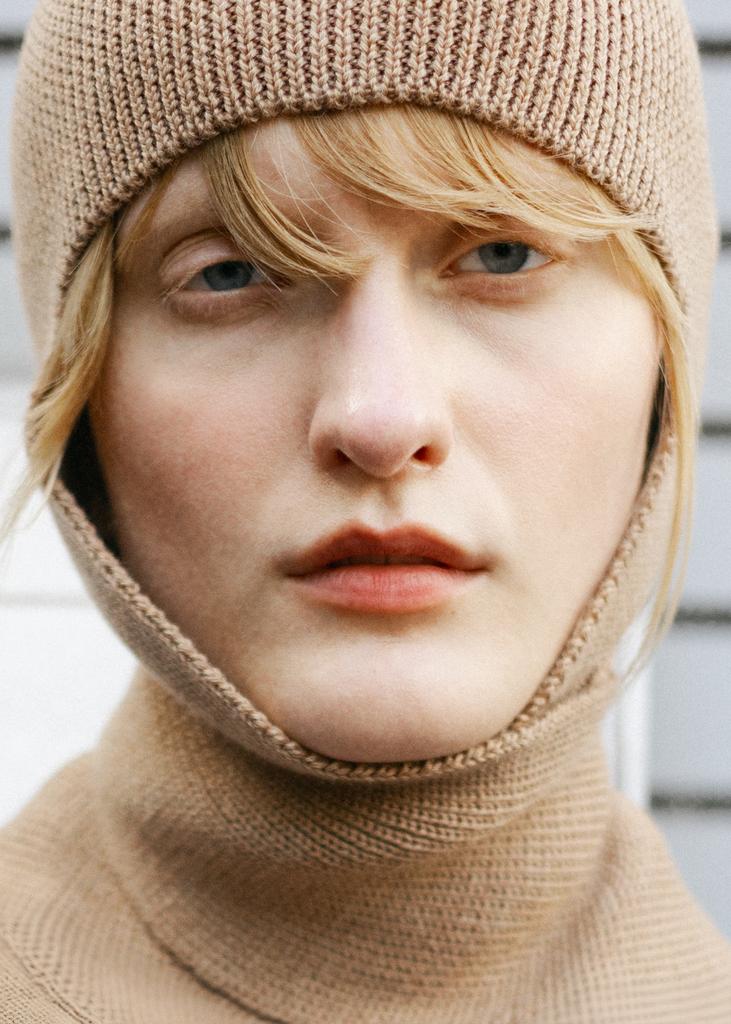 Шапка-шарф бежевая