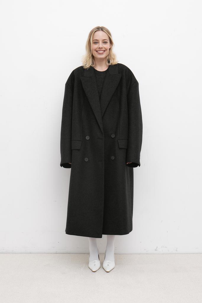 Пальто большое двубортное тёмно-серое