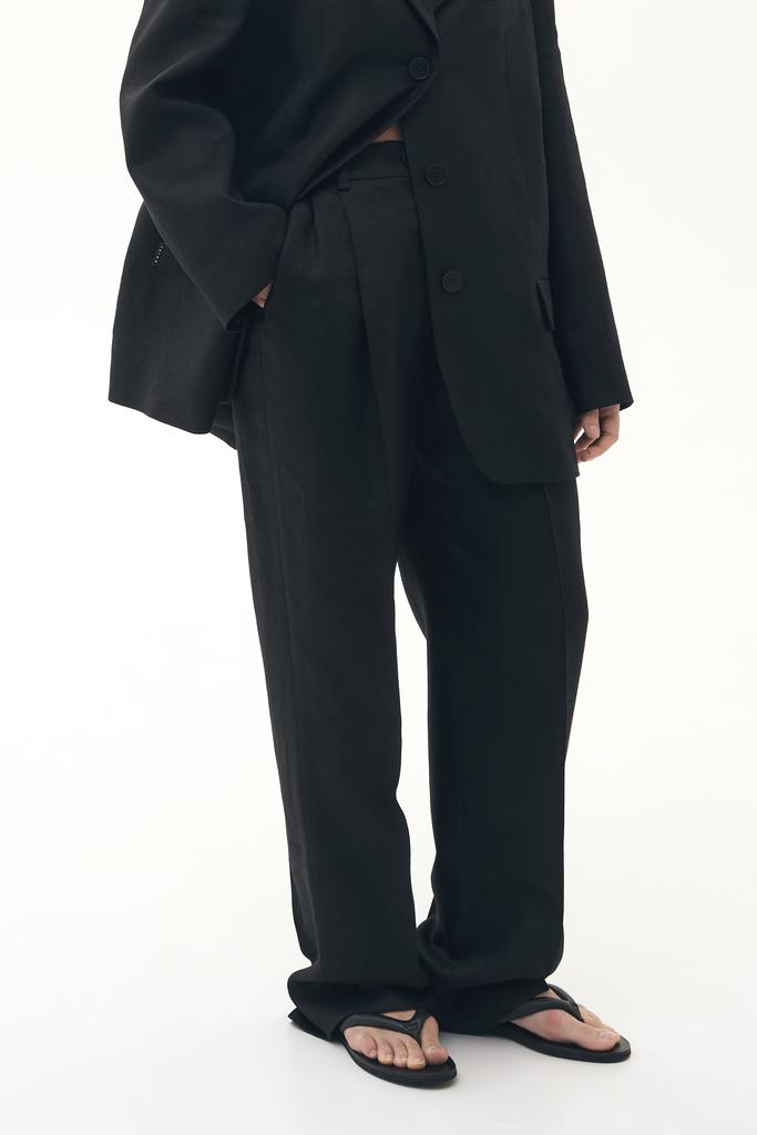 Брюки со складками льняные