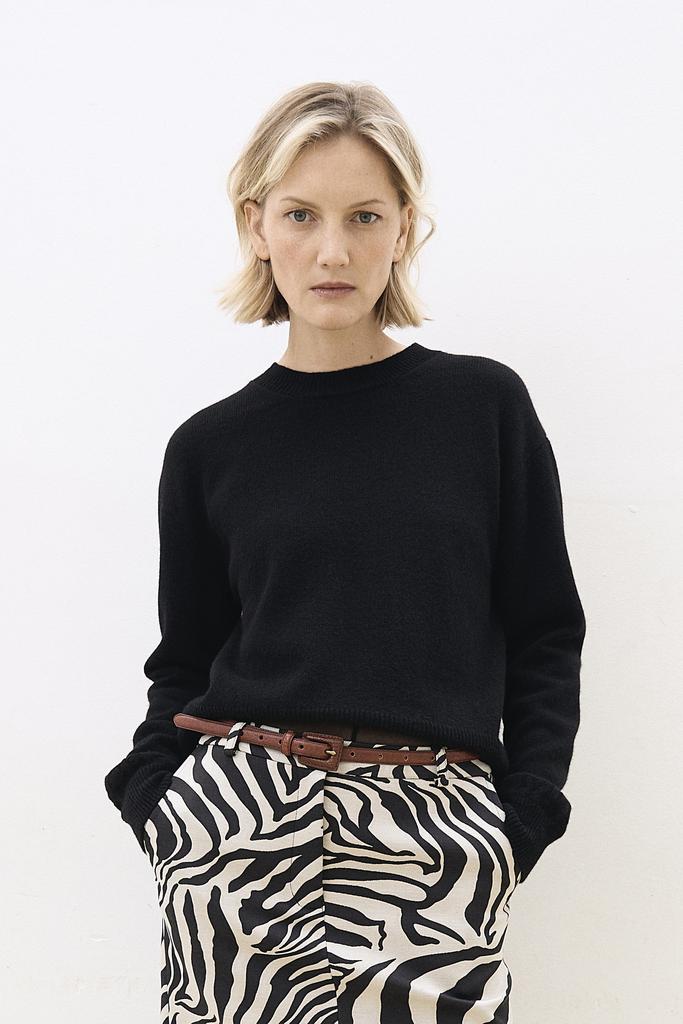 Свитер "Идеальный" чёрный