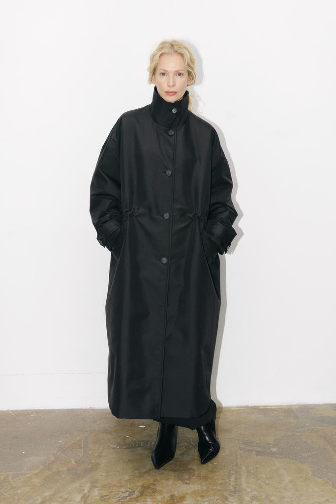 Плащ с кулиской чёрный