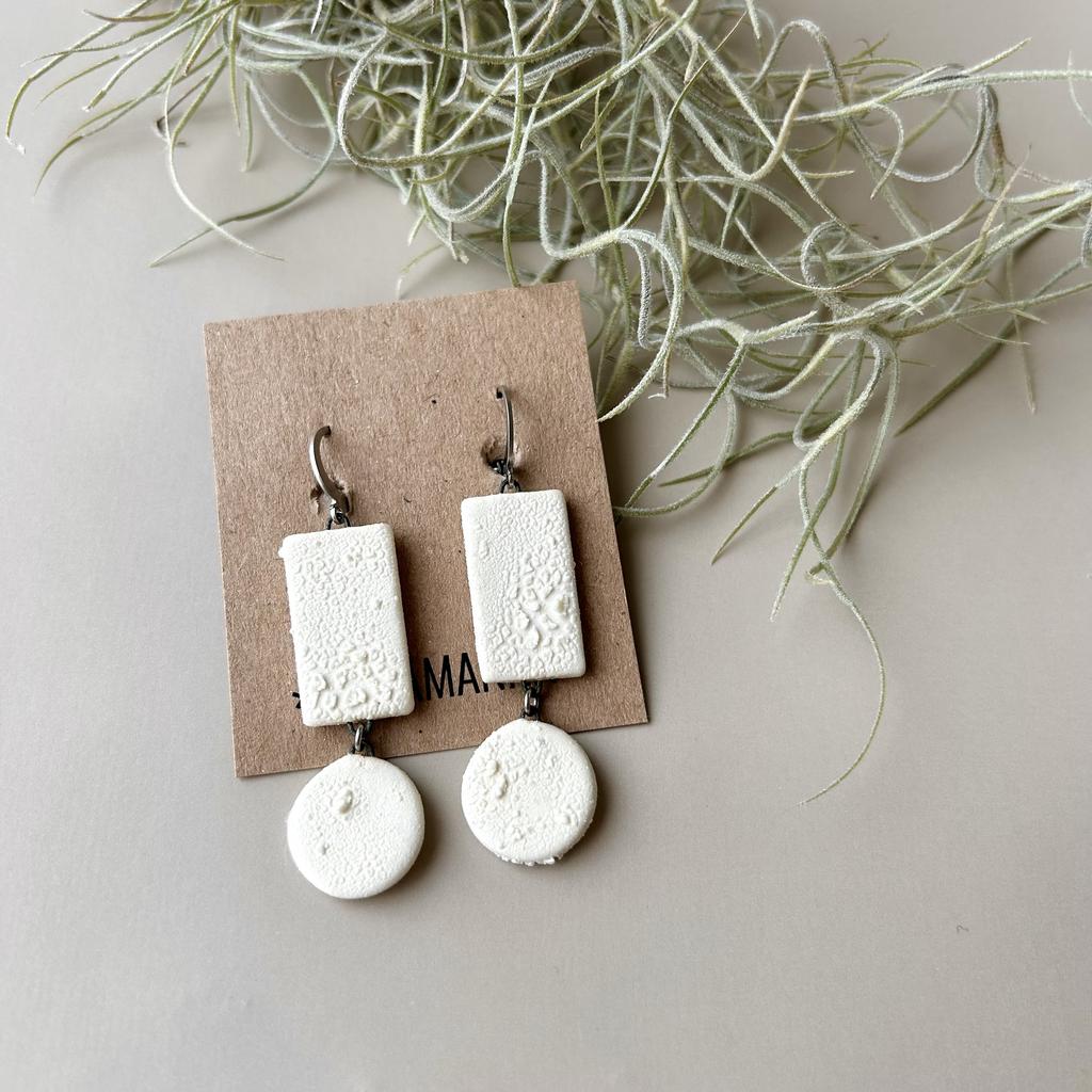 Молочные текстурные прямоугольник - круг