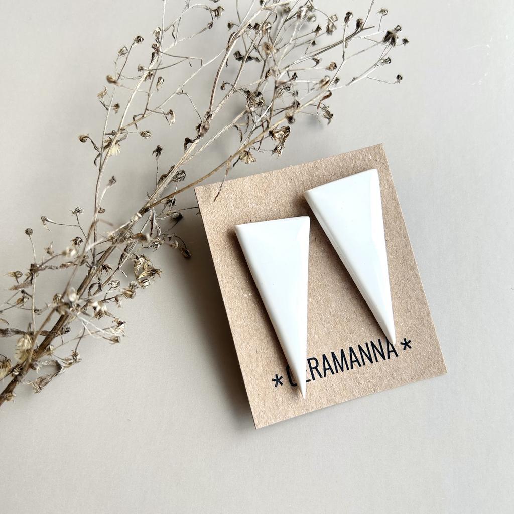 Белые острые треугольники