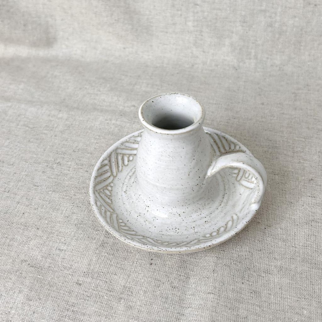 Белый подсвечник