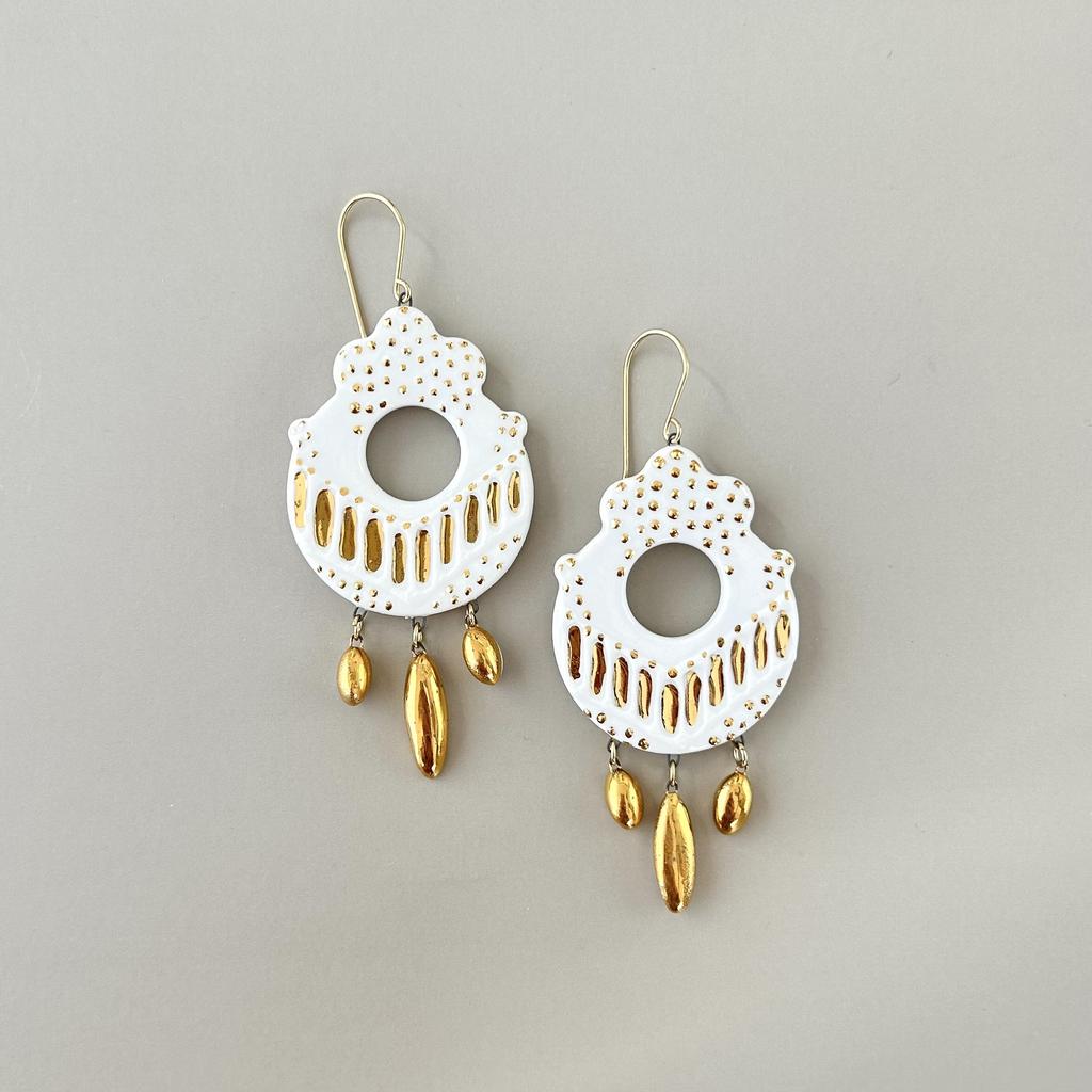 Серьги главки зернь белые