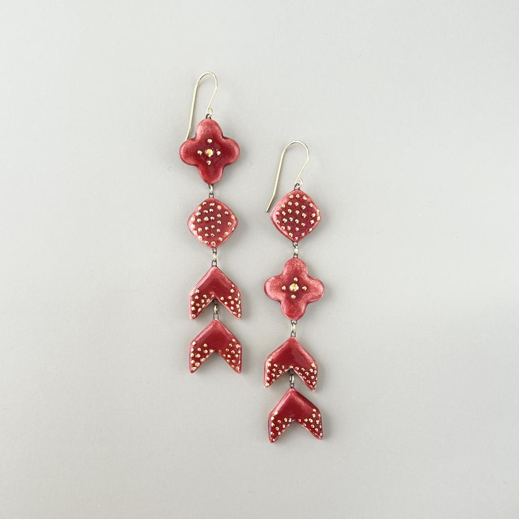 Серьги ромб клевер стрелки длинные малина