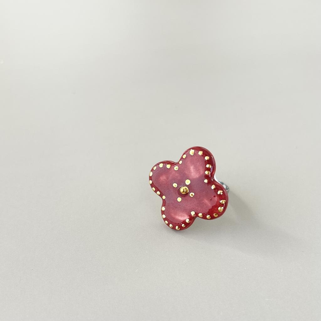 Кольцо клевер зернь малина