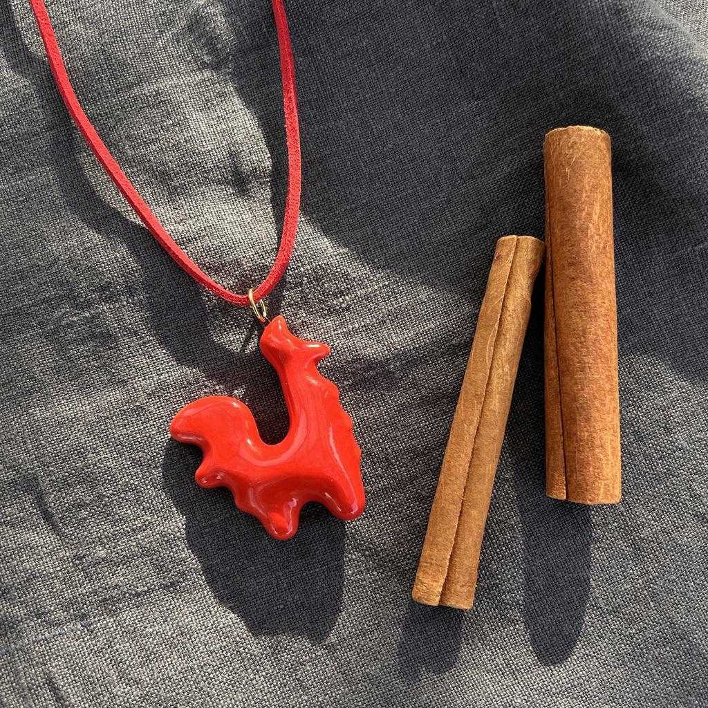 Подвеска Птица-Говорун в красном