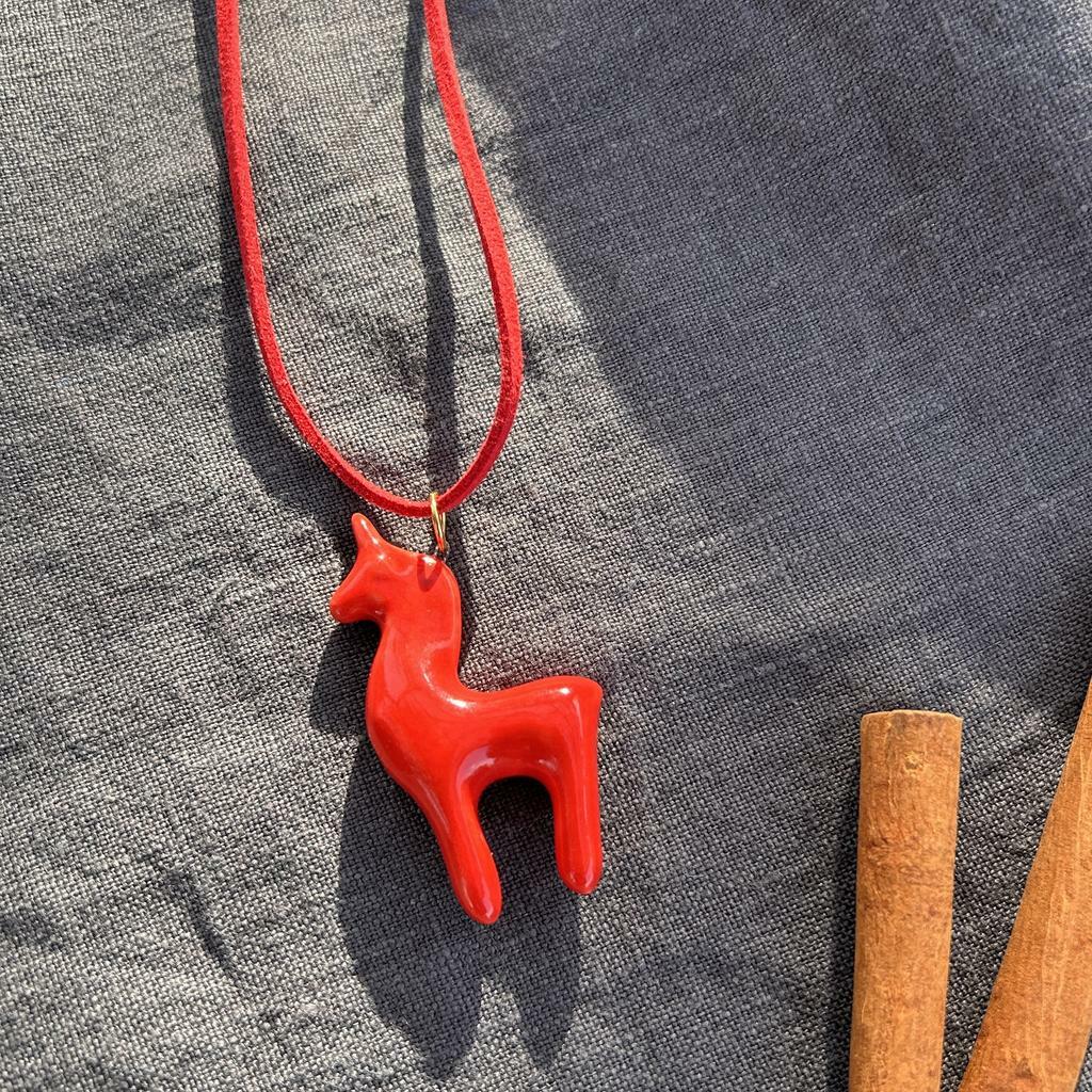 Подвеска Конек-Единорог в красном