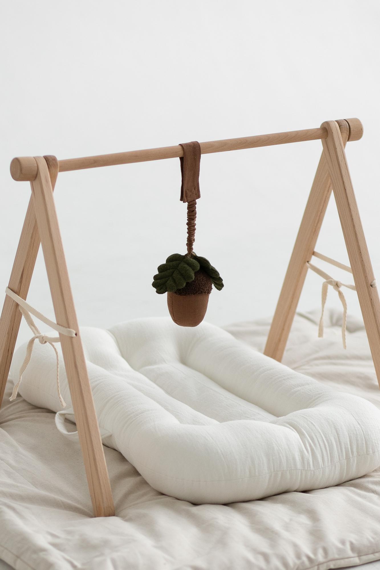 Подвесная погремушка '' Жёлудь''