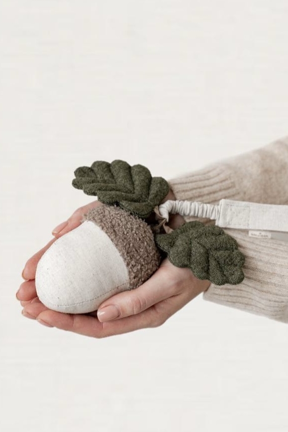 Подвесная погремушка "Жёлудь"