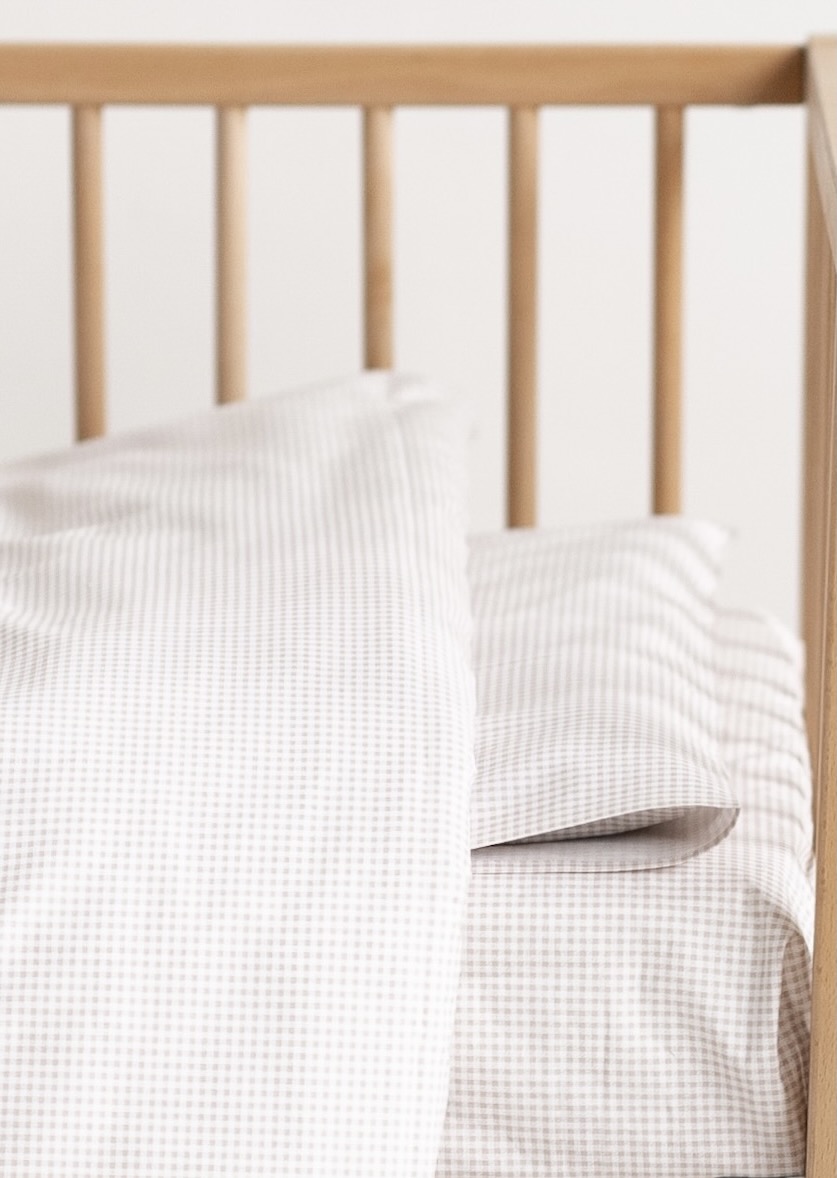 Простыня на резинке из хлопка в клеточку